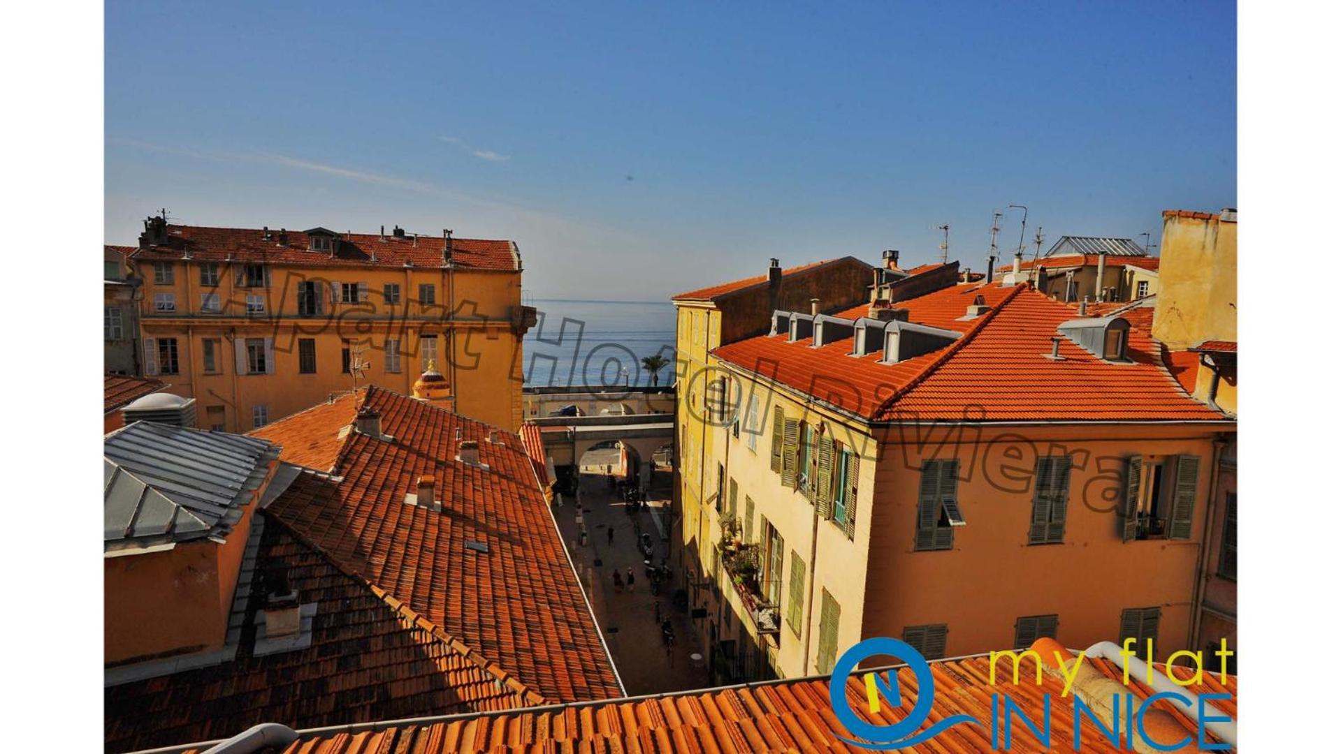 Riviera: Spacious 3-bedroom With Sea View In Old Town Apartment